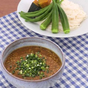 「キーマカレーそうめん」のレシピ動画