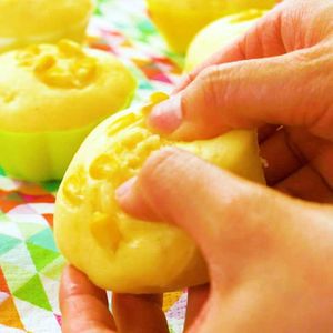 「とうもろこしチーズ蒸しパン」のレシピ動画
