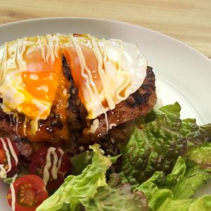 「マヨ照りソースロコモコ丼」のレシピ動画