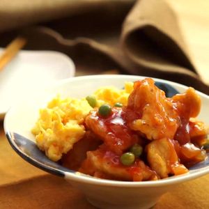 「鶏むね肉のチリソース炒め」のレシピ動画