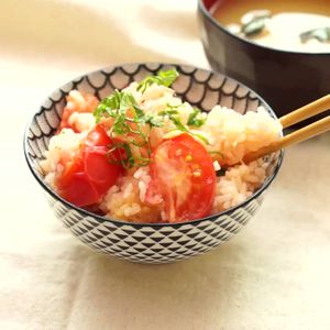 「トマト桜えび炊き込みご飯」のレシピ動画