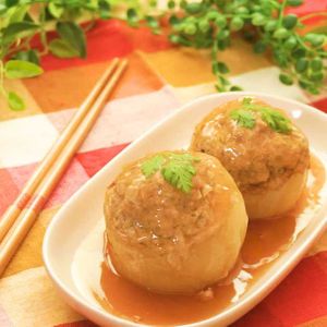 「丸ごと玉ねぎの肉詰め」のレシピ動画