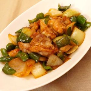 「鶏肉とピーマンの中華炒め」のレシピ動画