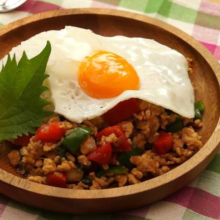 爽やかなシソが香ばしい しそガパオのレシピ動画 作り方 Delish Kitchen