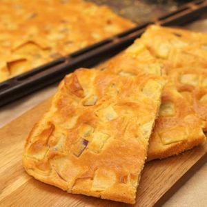 「さつまいもとりんごの天板ケーキ」のレシピ動画