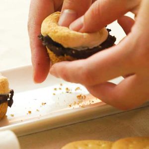 「スモア風チョコタルト」のレシピ動画