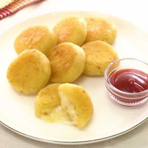 「じゃがいもチーズもち」のレシピ動画