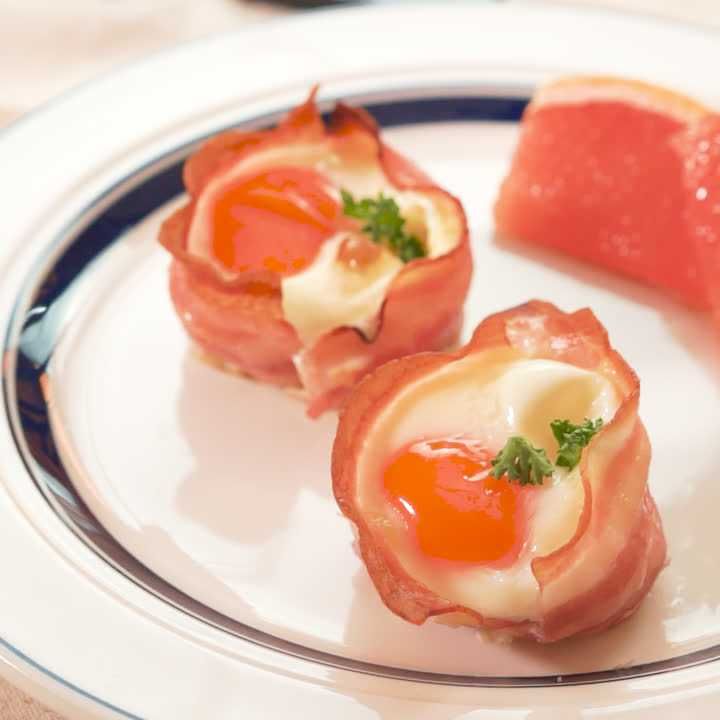 ベーコンエッグカップパン