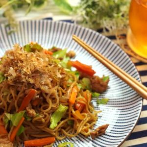 「しらたき焼きそば」のレシピ動画