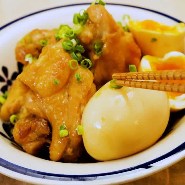 手羽元と半熟卵の甘辛煮