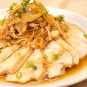 「蒸し鶏のやみつきえのきダレ」のレシピ動画