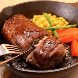 「きのこぎっしり牛肉ステーキ」のレシピ動画