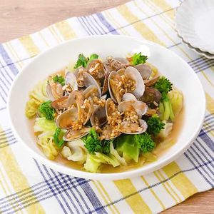 「春キャベツとあさりのさっと煮」のレシピ動画