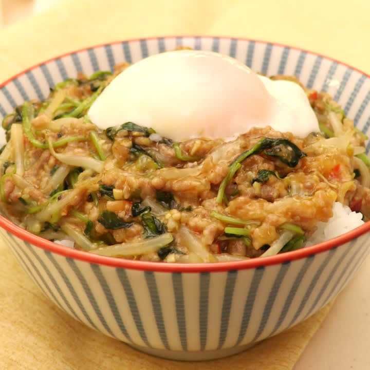 うま辛味噌でがっつり 豆苗ともやしの豚味噌丼のレシピ動画 作り方 Delish Kitchen