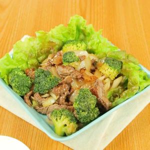 「牛肉とブロッコリーのオイスターソース炒め」のレシピ動画
