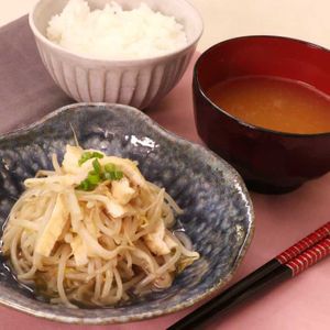 「もやしと油揚げの煮浸し」のレシピ動画
