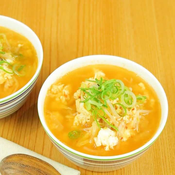 もやしとキムチの卵スープ