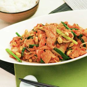 大豆もやしと豚肉のキムチ炒め