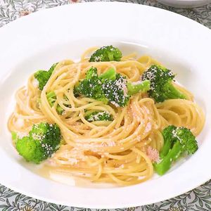 「ブロッコリーの明太クリームパスタ」のレシピ動画