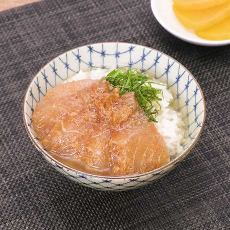 そのままでもおいしい ごまだれ鯛茶漬けのレシピ動画 作り方 Delish Kitchen