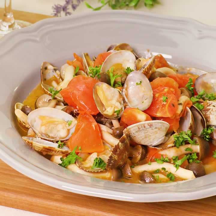 あさりときのこのトマト煮