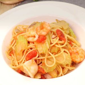 「セロリのシーフードトマトパスタ」のレシピ動画