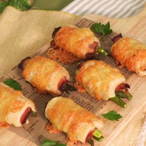 「ハムとアスパラのロールパイ」のレシピ動画