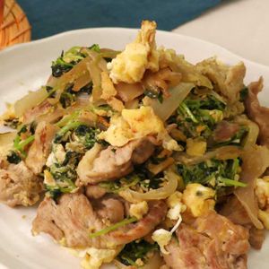 「豆苗と豚肉の卵炒め」のレシピ動画