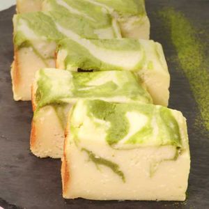 「抹茶のマーブルチーズケーキ」のレシピ動画