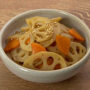 「れんこんとにんじんのきんぴら」のレシピ動画