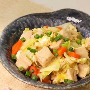 「高野豆腐とキャベツの卵とじ」のレシピ動画
