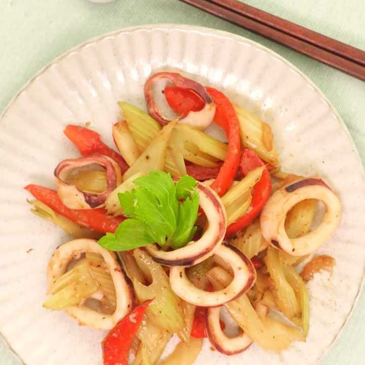 セロリといかの塩炒め
