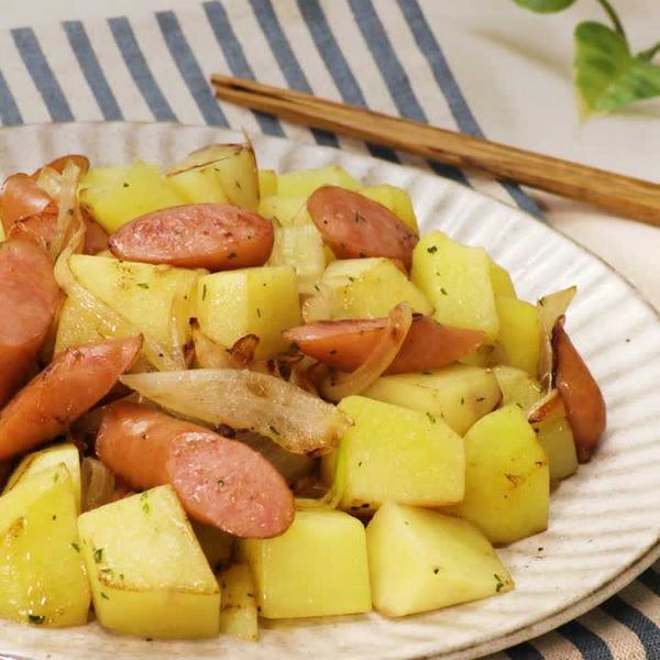 サツマイモ、ソーセージ、ケールのスープのレシピ