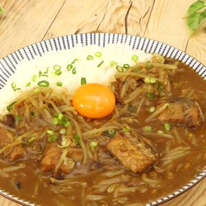 「もやしたっぷりサバカレー」のレシピ動画