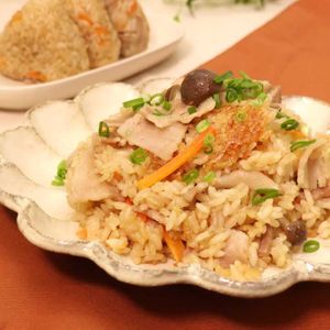 「豚としめじの中華炊き込みご飯」のレシピ動画