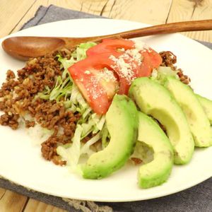 「タコライス」のレシピ動画