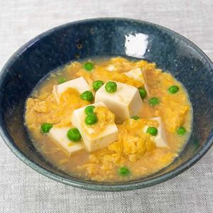 「グリーンピースと豆腐の卵とじ」のレシピ動画