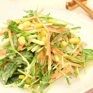 「スパイシーヨーグルトサラダ」のレシピ動画