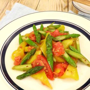 「アスパラとパプリカのマスタードソテー」のレシピ動画