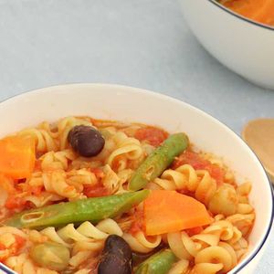 「いんげんと豆のスープパスタ」のレシピ動画