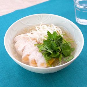 鶏むね肉のお手軽春雨フォー