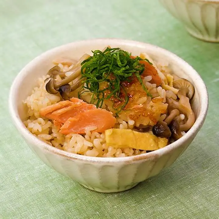 鮭としめじの炊き込みごはん