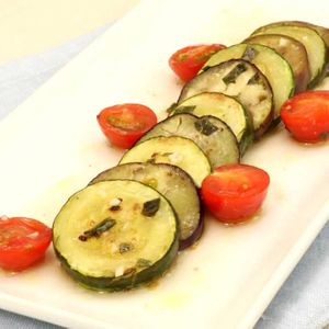 「イタリアンバジルサラダ」のレシピ動画