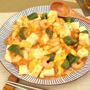 「卵でまろやかエビチリ豆腐」のレシピ動画