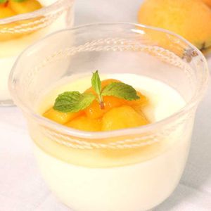 「ヨーグルトゼリー　びわのコンポート添え」のレシピ動画