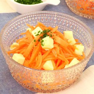「にんじんとチーズのラペ」のレシピ動画