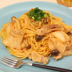 「豚キムクリームパスタ」のレシピ動画