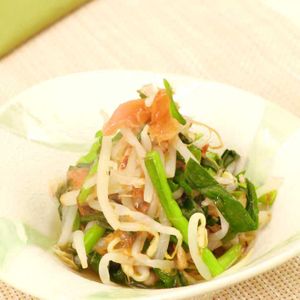 「にらともやしの梅おかか和え」のレシピ動画