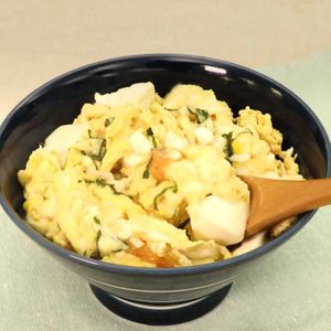 「豆腐と卵のチーズあんかけごはん」のレシピ動画
