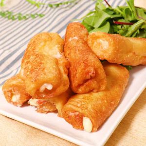 カニかまぼこチーズの包み揚げパン